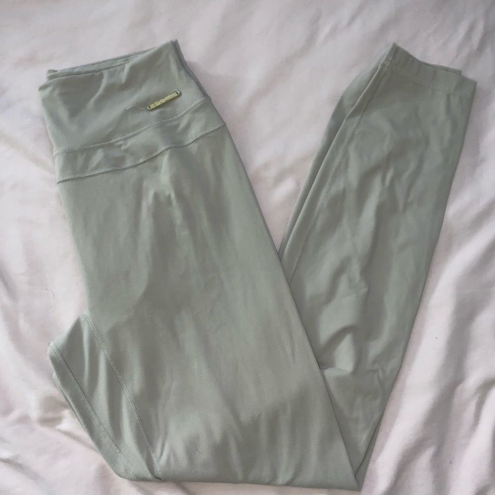 whitney simmons Gymshark grey leggings